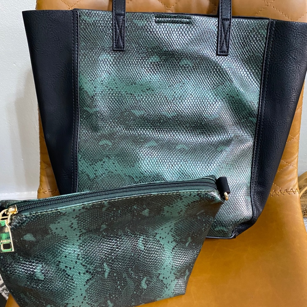 Green Snakeskin Tote Bag in Bag NWT